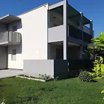 Konukevi Enelani Apartments Kastela