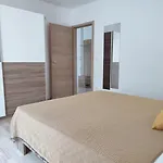 Enelani Apartments Konukevi Kastela