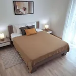 Enelani Apartments 3*
