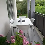 Enelani Apartments 3* Kastela