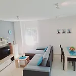 Enelani Apartments Kastela