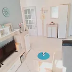Enelani Apartments Konukevi