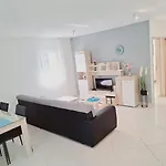 Konukevi Enelani Apartments Kastela