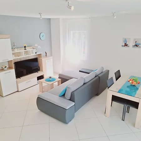 Enelani 3* Каштела