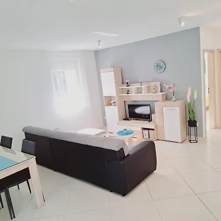 Гостевой дом Enelani Каштела