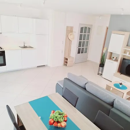 Enelani ゲストハウス