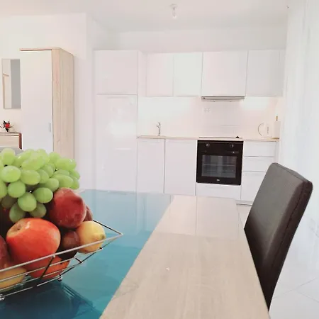 ゲストハウス Enelani