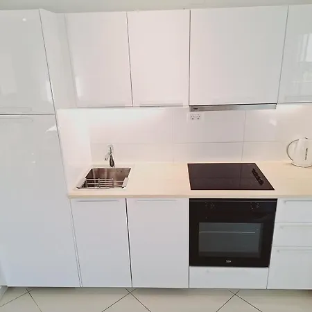 Enelani Apartments 3*